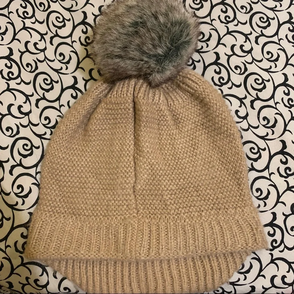 Surell pom‎ pom faux fur Hat
